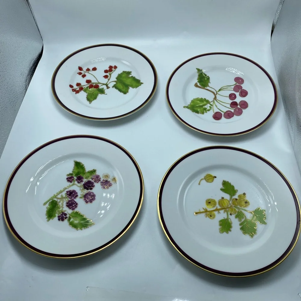 Crate&Barrel Botanical Dinner Plate Set